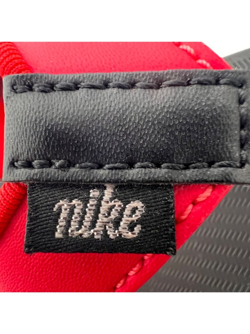Nike Flip-Flops Black & Red Womens Size 6 Comfortable Casual Sandals Slides 2018 - Picture 4 of 10